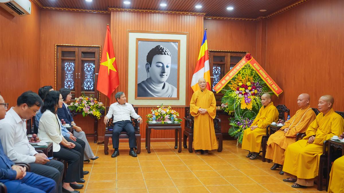 Chủ tịch UBND TP. Hà Nội Vũ Đại Thắng thăm, chúc mừng Đại lễ Phật đản tới chư Tôn đức BTS Phật giáo thủ đô插图10