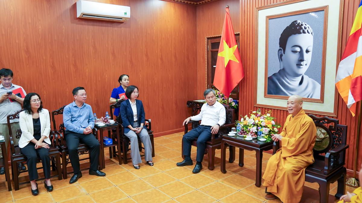 Chủ tịch UBND TP. Hà Nội Vũ Đại Thắng thăm, chúc mừng Đại lễ Phật đản tới chư Tôn đức BTS Phật giáo thủ đô插图15