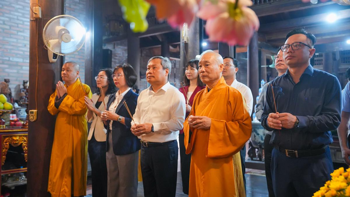 Chủ tịch UBND TP. Hà Nội Vũ Đại Thắng thăm, chúc mừng Đại lễ Phật đản tới chư Tôn đức BTS Phật giáo thủ đô插图21
