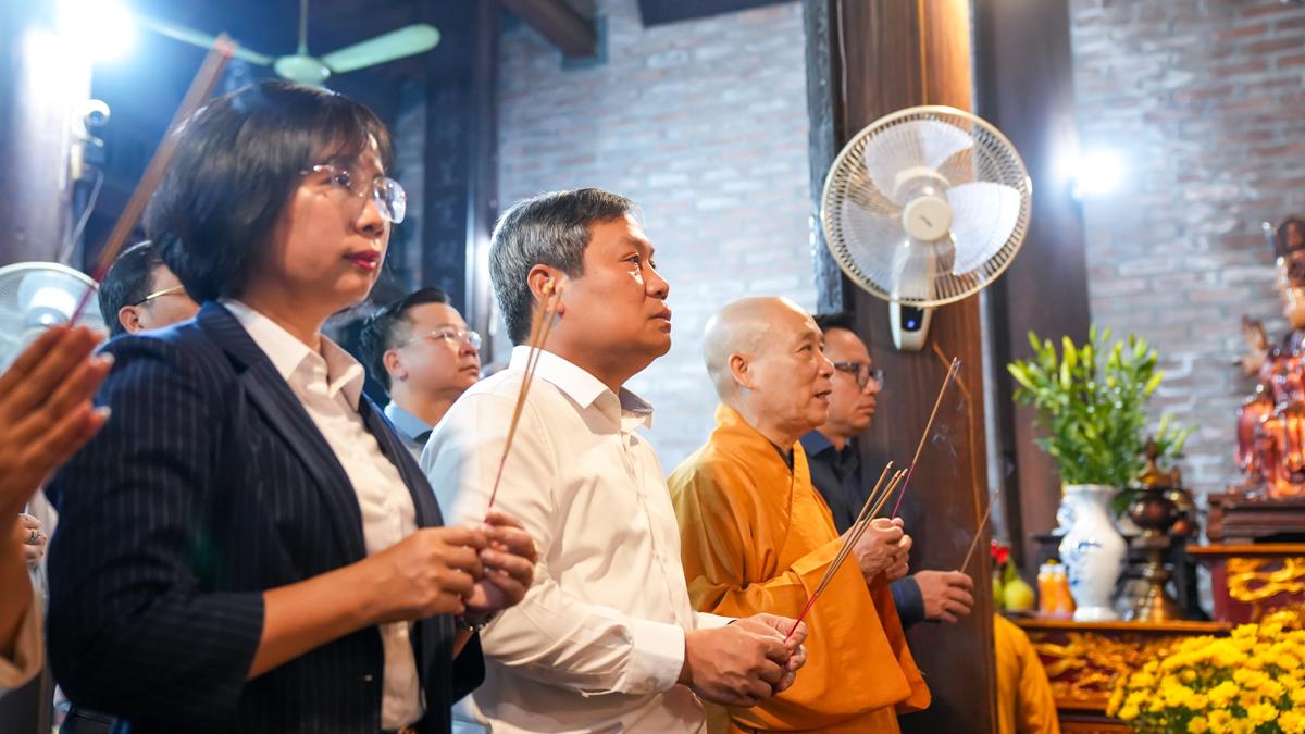 Chủ tịch UBND TP. Hà Nội Vũ Đại Thắng thăm, chúc mừng Đại lễ Phật đản tới chư Tôn đức BTS Phật giáo thủ đô插图22