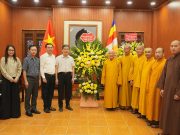 Lãnh đạo các phường Hoàn Kiếm, Cửa Nam thăm, chúc mừng BTS GHPGVN TP. Hà Nội nhân mùa Phật đản PL.2570