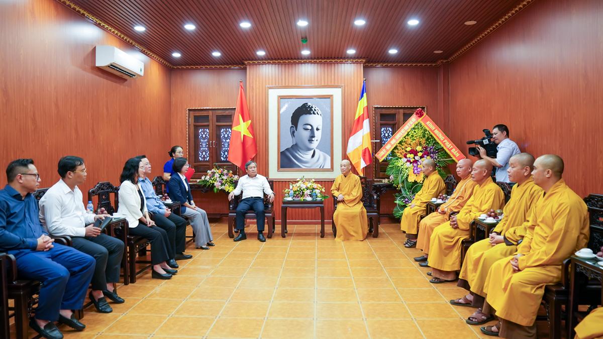 Chủ tịch UBND TP. Hà Nội Vũ Đại Thắng thăm, chúc mừng Đại lễ Phật đản tới chư Tôn đức BTS Phật giáo thủ đô插图3