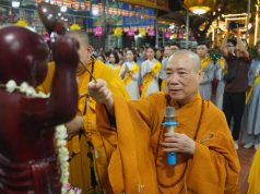 Hà Nội: Phật tử thành kính mừng Đại lễ Phật đản Phật lịch 2570 tại chùa Linh Ứng – Tương Mai