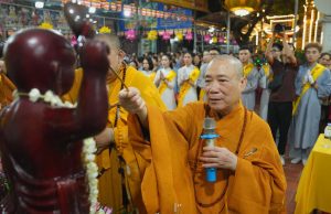 Hà Nội: Phật tử thành kính mừng Đại lễ Phật đản Phật lịch 2570 tại chùa Linh Ứng – Tương Mai