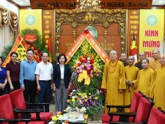 HÀ NỘI: LÃNH ĐẠO TP CHÚC MỪNG TƯGH NHÂN DỊP PHẬT ĐẢN