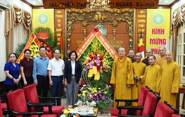 HÀ NỘI: LÃNH ĐẠO TP CHÚC MỪNG TƯGH NHÂN DỊP PHẬT ĐẢN插图