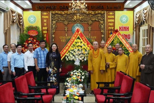 Lào Cai: Đoàn công tác Tỉnh ủy, HĐND, UBND, Ủy ban MTTQ Việt Nam tỉnh thăm và chúc mừng Trung ương GHPGVN nhân mùa Phật đản PL.2570
