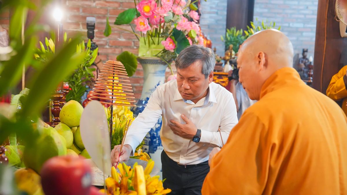 Chủ tịch UBND TP. Hà Nội Vũ Đại Thắng thăm, chúc mừng Đại lễ Phật đản tới chư Tôn đức BTS Phật giáo thủ đô插图26