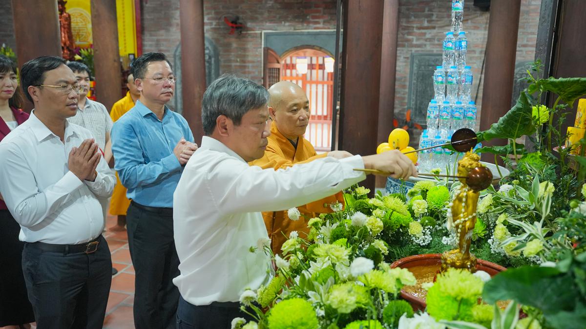 Chủ tịch UBND TP. Hà Nội Vũ Đại Thắng thăm, chúc mừng Đại lễ Phật đản tới chư Tôn đức BTS Phật giáo thủ đô插图28