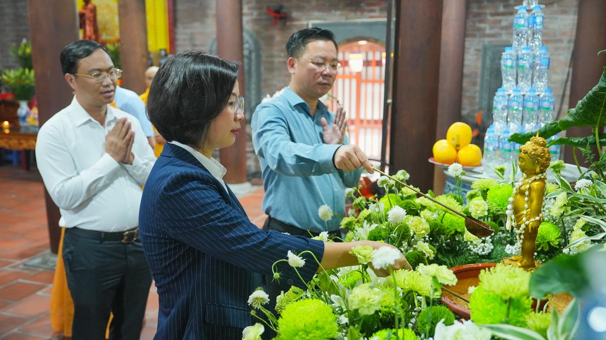 Chủ tịch UBND TP. Hà Nội Vũ Đại Thắng thăm, chúc mừng Đại lễ Phật đản tới chư Tôn đức BTS Phật giáo thủ đô插图29