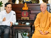 Bí thư Thành ủy TPHCM Trần Lưu Quang thăm, chúc mừng Đại lễ Phật đản đến Đức Pháp Chủ