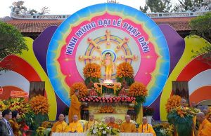 Phật giáo Lâm Đồng hân hoan, long trọng cử hành Đại lễ Phật đản tại Lễ đài trung tâm
