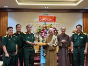 Lãnh đạo Quân khu 7 thăm, chúc mừng Đại lễ Phật đản tại Phật giáo TP.HCM
