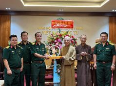 Lãnh đạo Quân khu 7 thăm, chúc mừng Đại lễ Phật đản tại Phật giáo TP.HCM