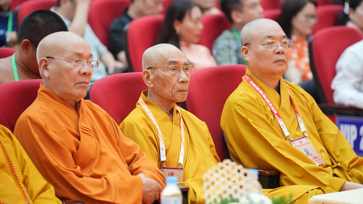 Lễ kỷ niệm 45 năm thành lập GHPGVN và 15 năm thành lập GHPGVN tỉnh Nghệ An插图15
