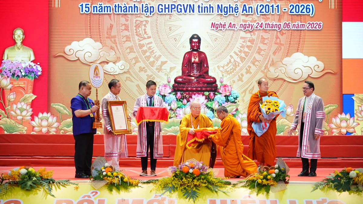 Lễ kỷ niệm 45 năm thành lập GHPGVN và 15 năm thành lập GHPGVN tỉnh Nghệ An插图28