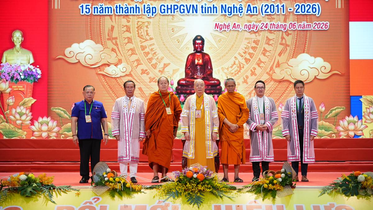 Lễ kỷ niệm 45 năm thành lập GHPGVN và 15 năm thành lập GHPGVN tỉnh Nghệ An插图32