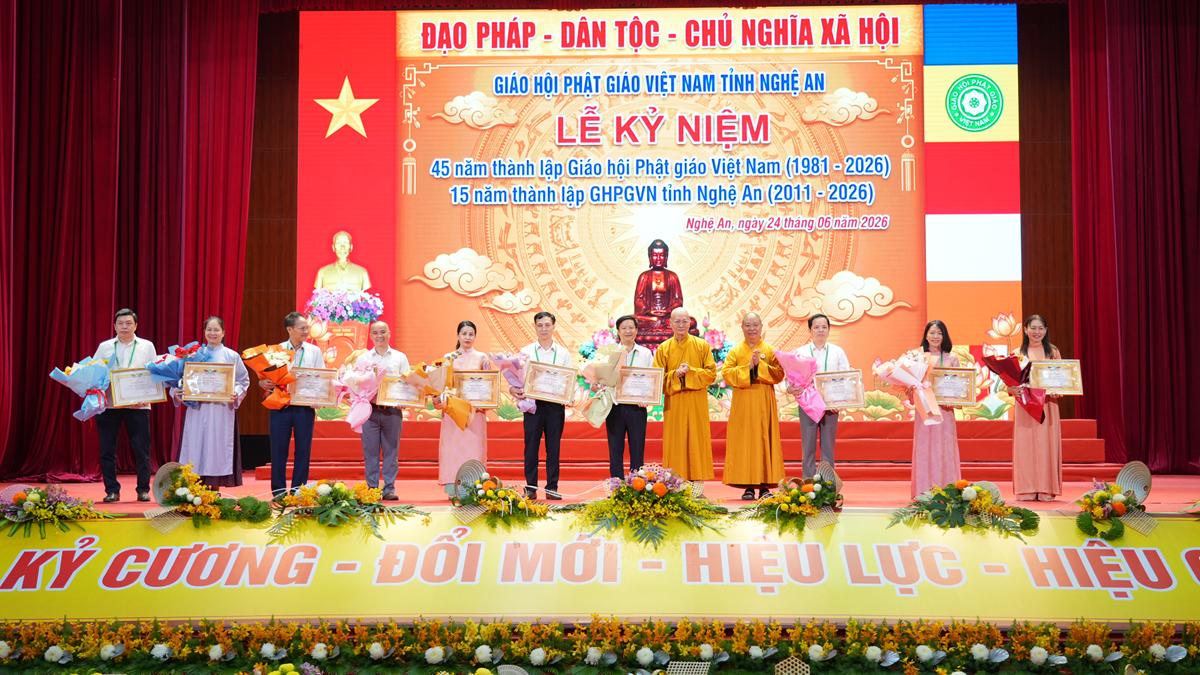 Lễ kỷ niệm 45 năm thành lập GHPGVN và 15 năm thành lập GHPGVN tỉnh Nghệ An插图42