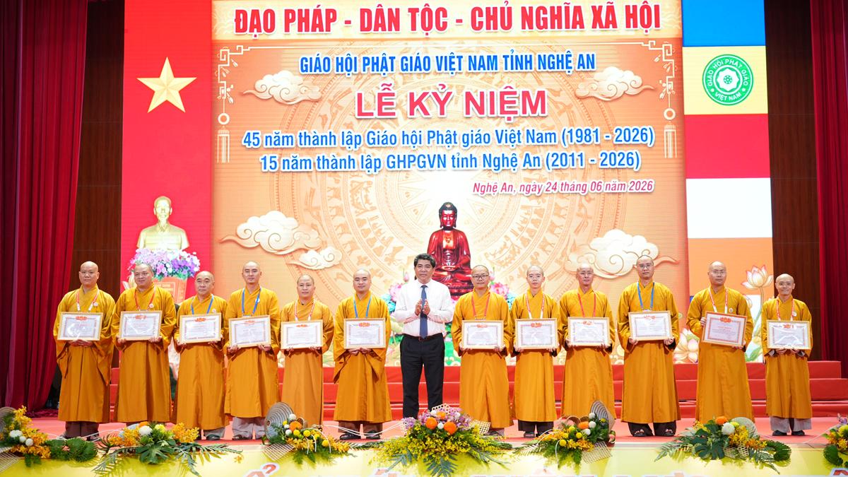 Lễ kỷ niệm 45 năm thành lập GHPGVN và 15 năm thành lập GHPGVN tỉnh Nghệ An插图47