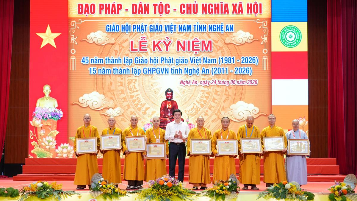 Lễ kỷ niệm 45 năm thành lập GHPGVN và 15 năm thành lập GHPGVN tỉnh Nghệ An插图48