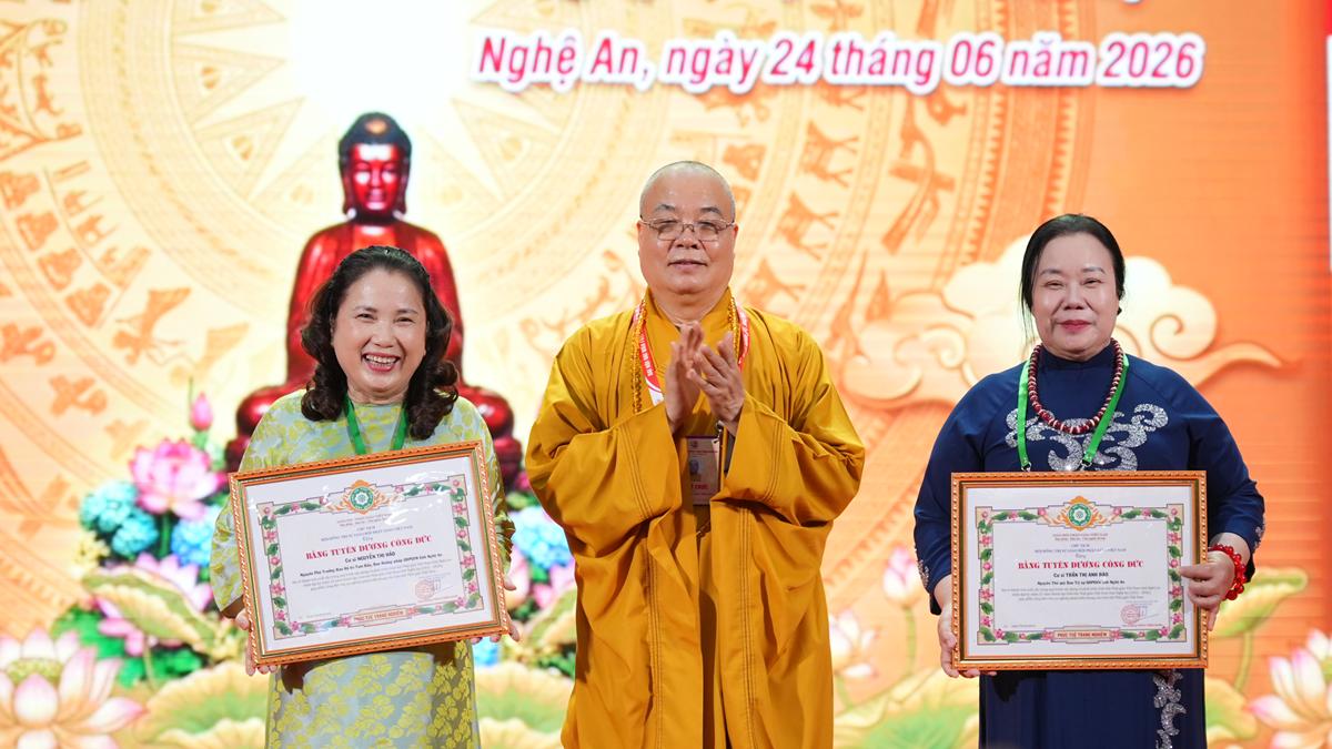 Lễ kỷ niệm 45 năm thành lập GHPGVN và 15 năm thành lập GHPGVN tỉnh Nghệ An插图61