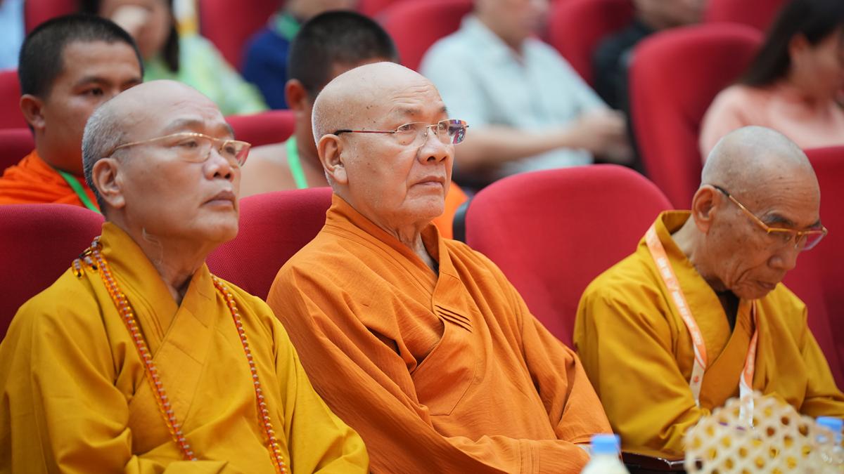 Lễ kỷ niệm 45 năm thành lập GHPGVN và 15 năm thành lập GHPGVN tỉnh Nghệ An插图6