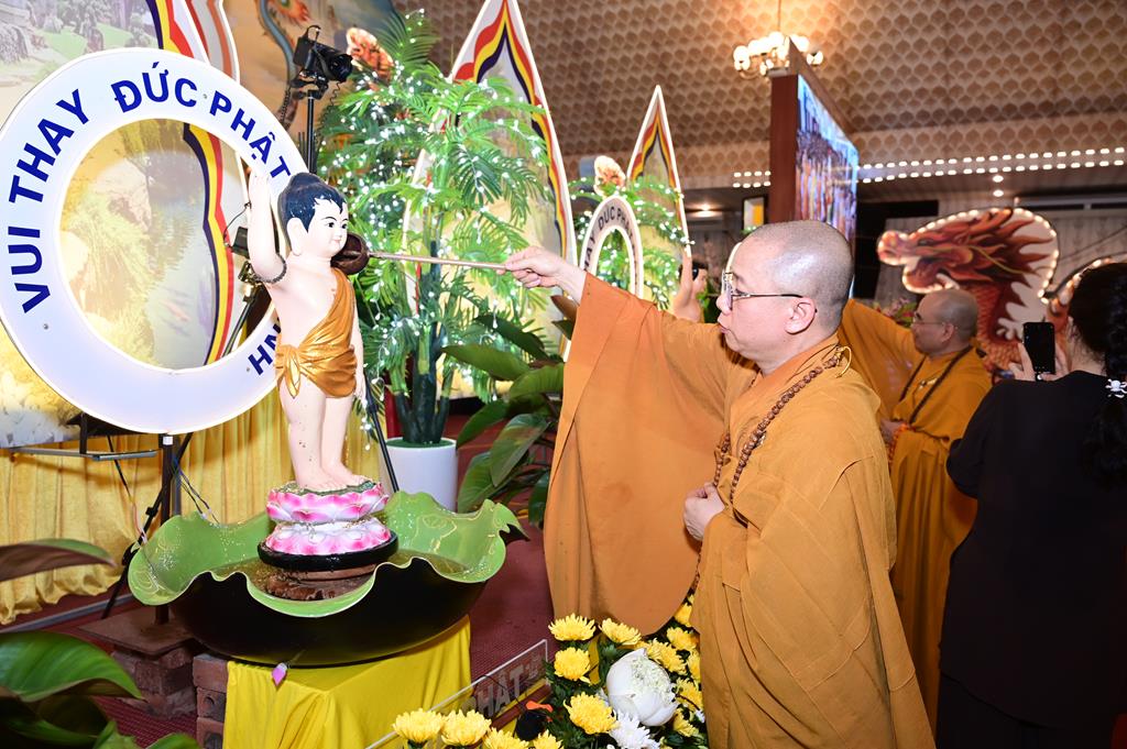 Hải Phòng: Trang nghiêm Đại lễ kính mừng Phật đản PL.2570 tại chùa An Hồng插图25