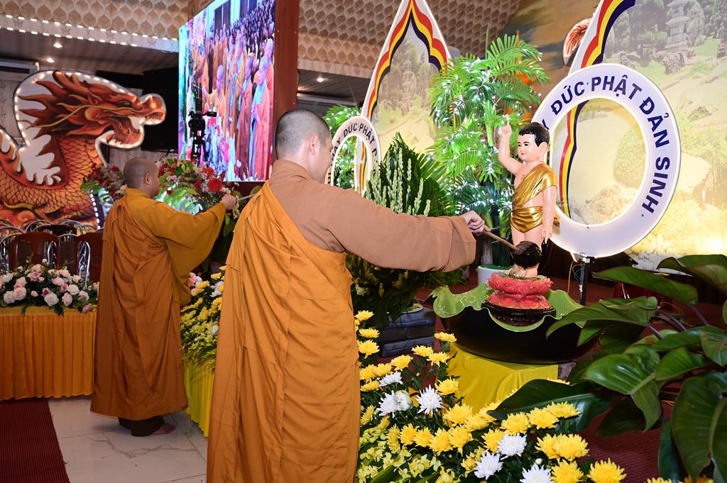 Hải Phòng: Trang nghiêm Đại lễ kính mừng Phật đản PL.2570 tại chùa An Hồng插图26