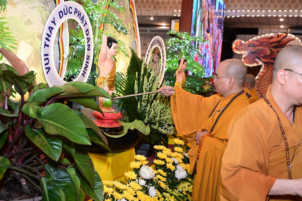Hải Phòng: Trang nghiêm Đại lễ kính mừng Phật đản PL.2570 tại chùa An Hồng插图99