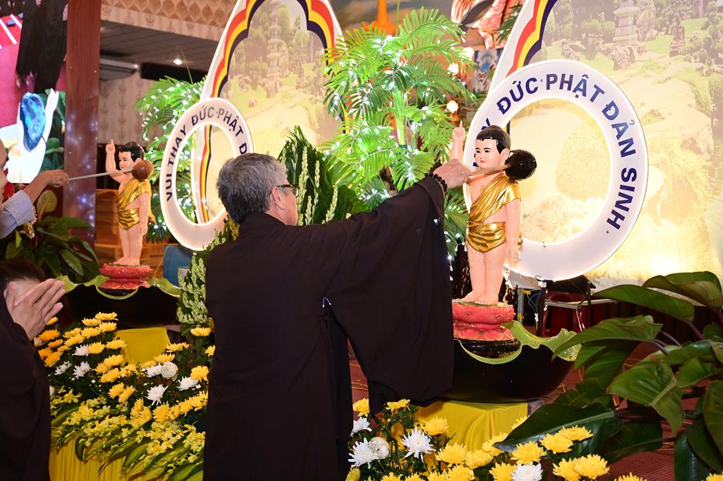 Hải Phòng: Trang nghiêm Đại lễ kính mừng Phật đản PL.2570 tại chùa An Hồng插图102