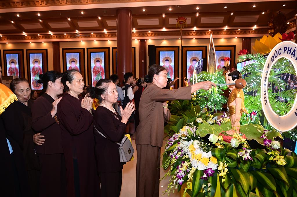 Hải Phòng: Trang nghiêm Đại lễ kính mừng Phật đản PL.2570 tại chùa An Hồng插图114