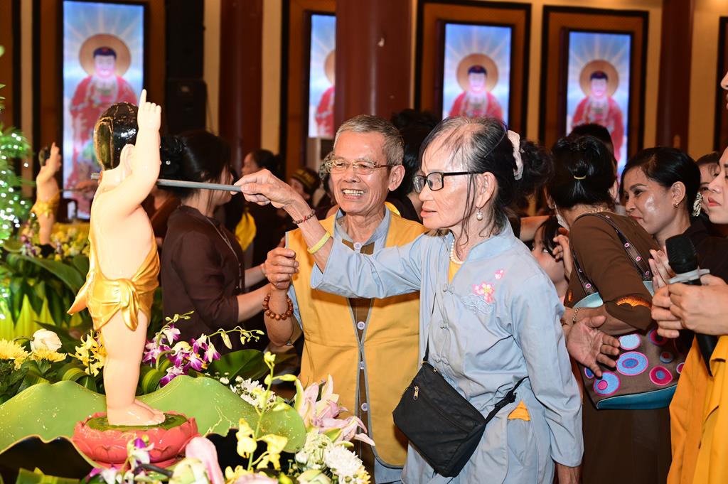 Hải Phòng: Trang nghiêm Đại lễ kính mừng Phật đản PL.2570 tại chùa An Hồng插图117