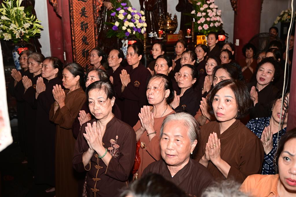 Hải Phòng: Trang nghiêm lễ Mộc Dục và trao 415 triệu đồng nhân đại lễ Phật đản PL. 2570 tại chùa Đỏ插图29