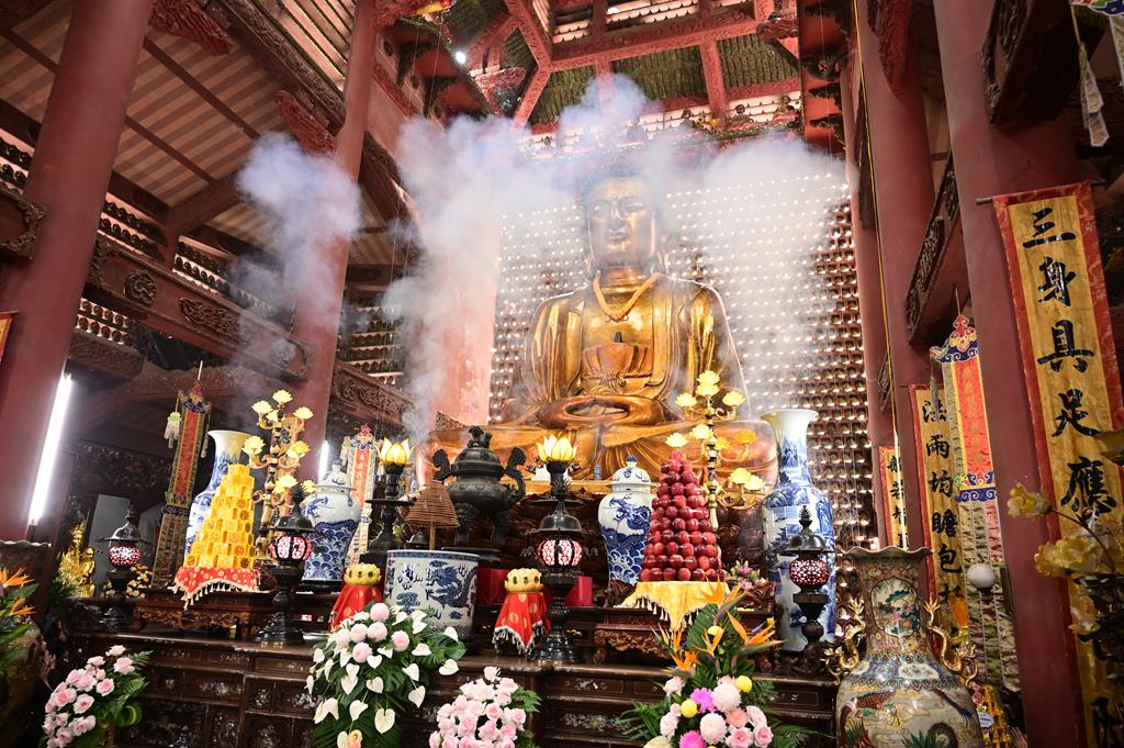 Hải Phòng: Trang nghiêm lễ Mộc Dục và trao 415 triệu đồng nhân đại lễ Phật đản PL. 2570 tại chùa Đỏ插图38