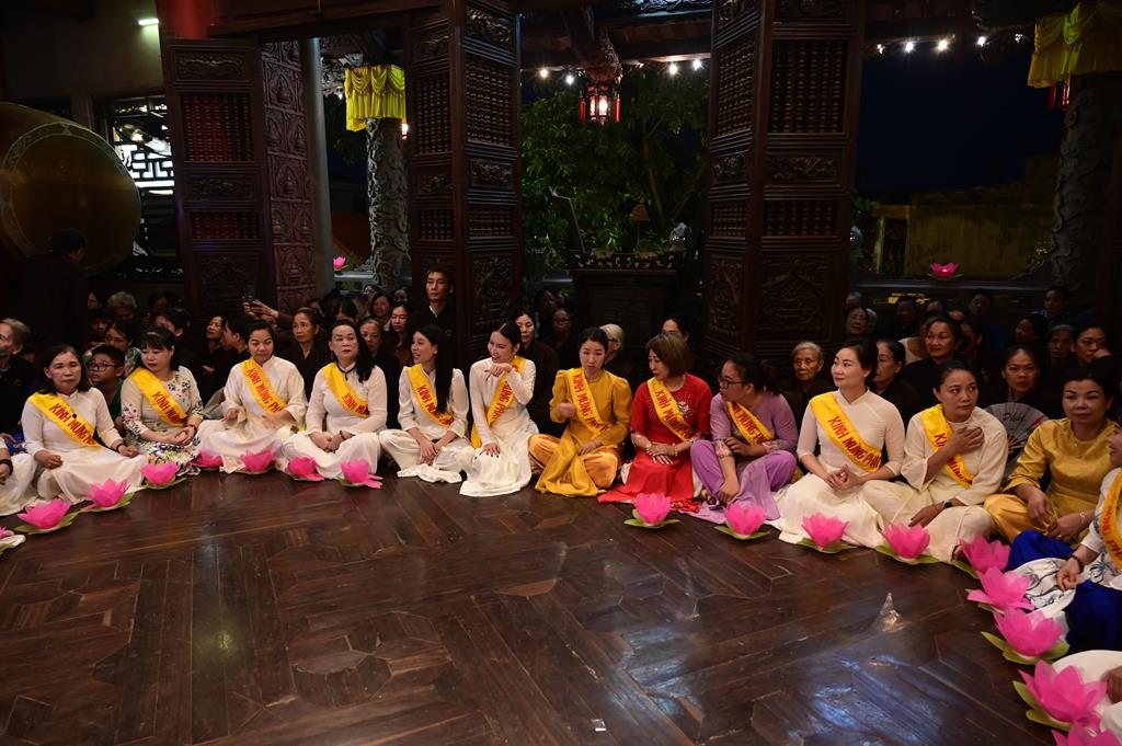 Hải Phòng: Trang nghiêm lễ Mộc Dục và trao 415 triệu đồng nhân đại lễ Phật đản PL. 2570 tại chùa Đỏ插图53