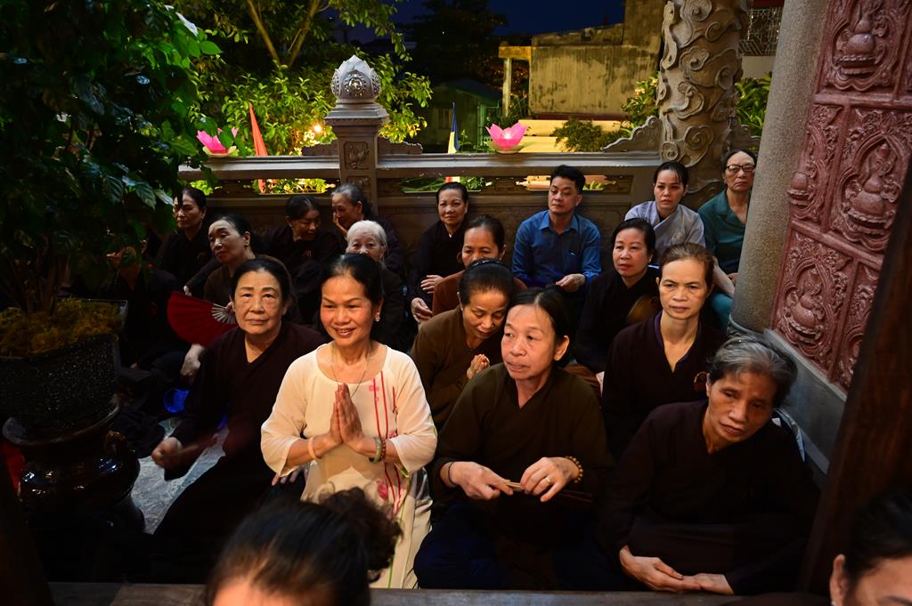 Hải Phòng: Trang nghiêm lễ Mộc Dục và trao 415 triệu đồng nhân đại lễ Phật đản PL. 2570 tại chùa Đỏ插图54