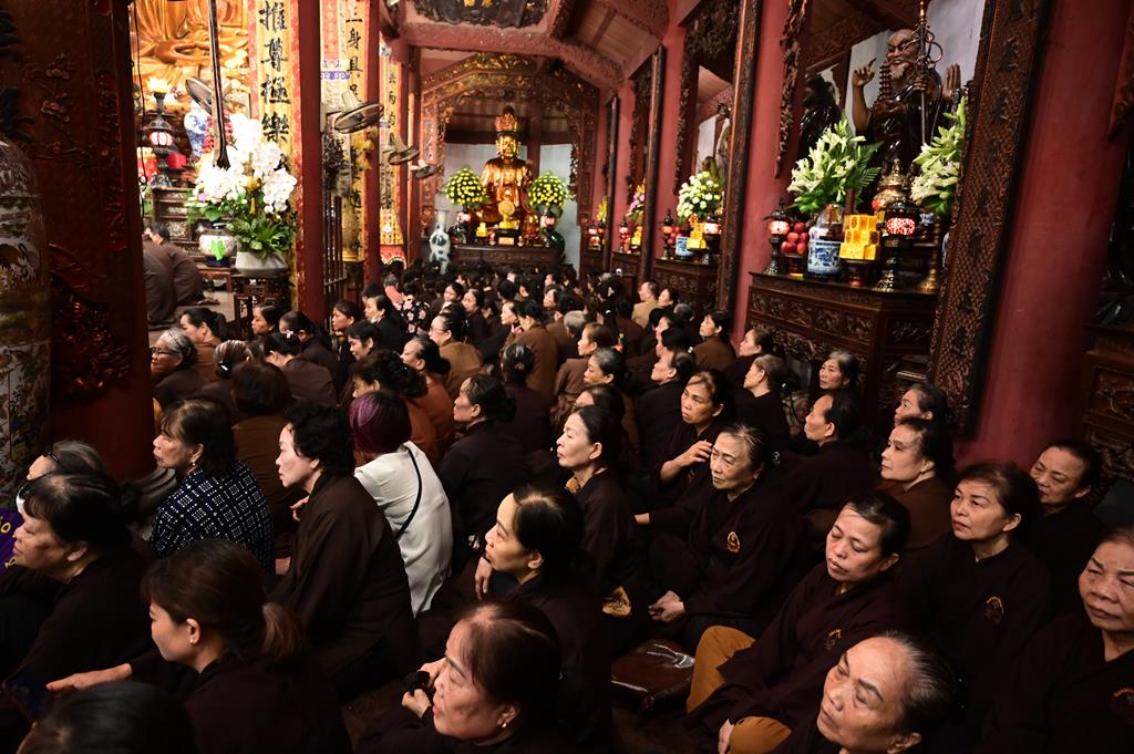 Hải Phòng: Trang nghiêm lễ Mộc Dục và trao 415 triệu đồng nhân đại lễ Phật đản PL. 2570 tại chùa Đỏ插图4