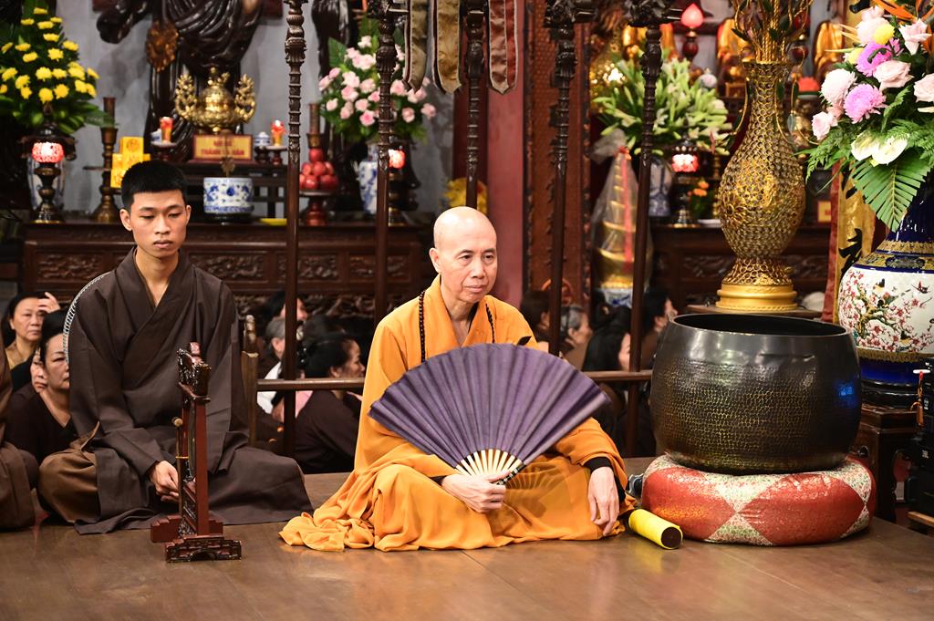 Hải Phòng: Trang nghiêm lễ Mộc Dục và trao 415 triệu đồng nhân đại lễ Phật đản PL. 2570 tại chùa Đỏ插图11