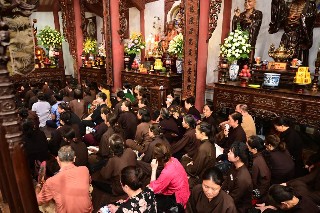 Hải Phòng: Trang nghiêm lễ Mộc Dục và trao 415 triệu đồng nhân đại lễ Phật đản PL. 2570 tại chùa Đỏ插图58