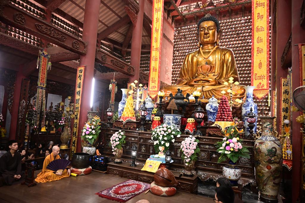 Hải Phòng: Trang nghiêm lễ Mộc Dục và trao 415 triệu đồng nhân đại lễ Phật đản PL. 2570 tại chùa Đỏ插图59