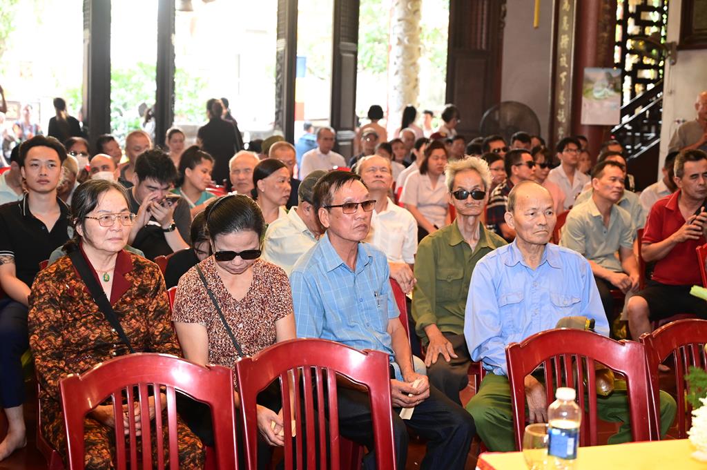 Hải Phòng: Trang nghiêm lễ Mộc Dục và trao 415 triệu đồng nhân đại lễ Phật đản PL. 2570 tại chùa Đỏ插图106