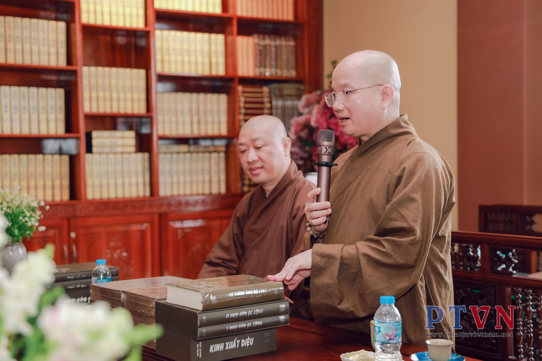Hội đồng Biên tập Dự án Kinh điển phương Đông đến thăm và làm việc tại Trung tâm Dịch thuật Hán Nôm Huệ Quang (Tp.HCM)插图7