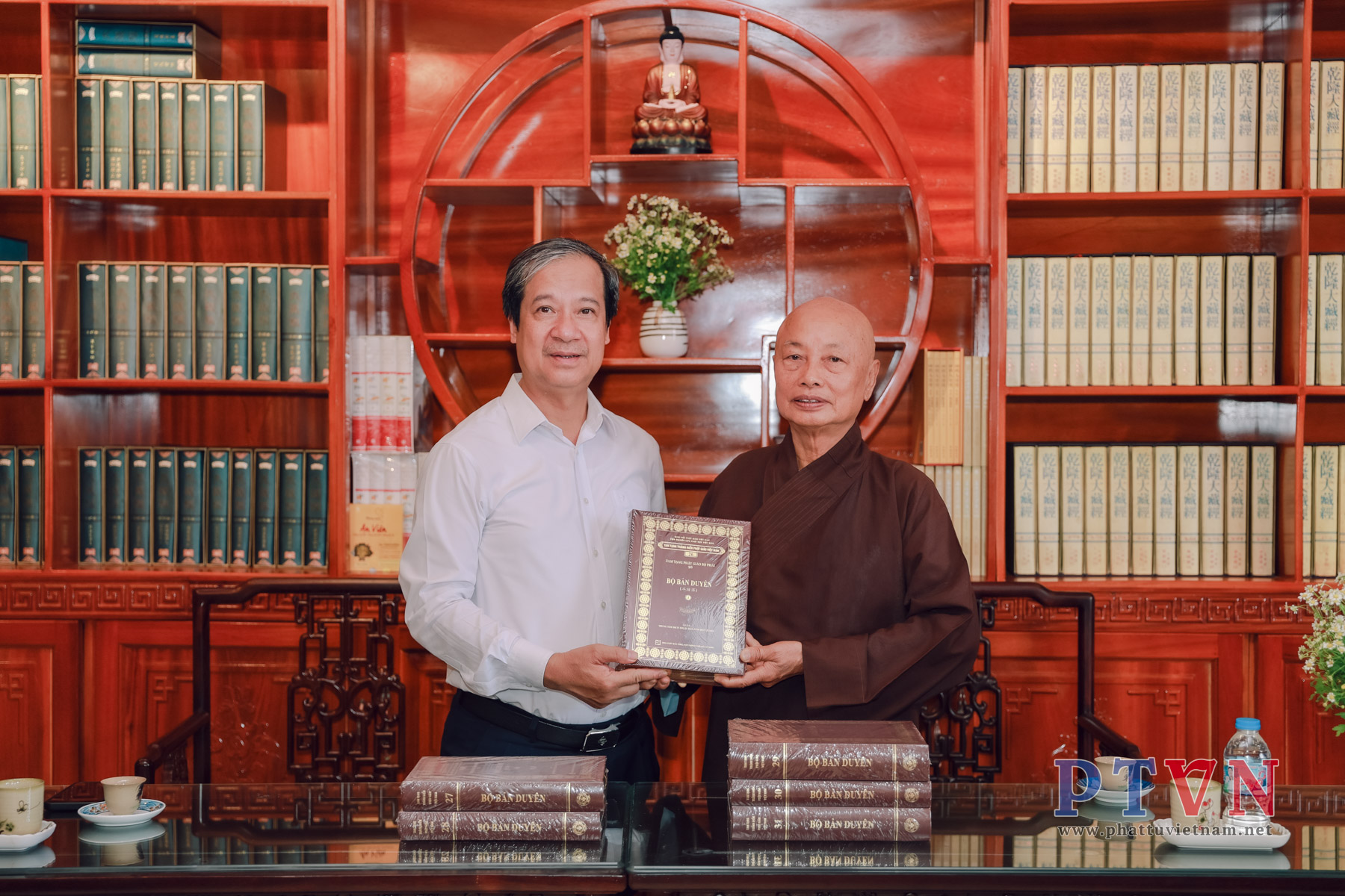 Hội đồng Biên tập Dự án Kinh điển phương Đông đến thăm và làm việc tại Trung tâm Dịch thuật Hán Nôm Huệ Quang (Tp.HCM)插图11