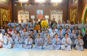 Trưởng lão Hòa thượng Thích Minh Thông thuyết giảng tại khóa tu Niệm Phật chùa Linh Bửu