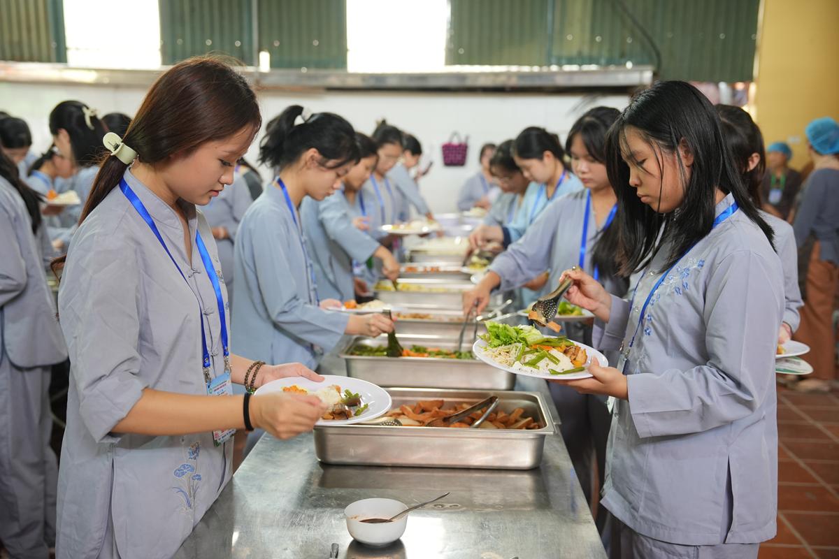 Ngày thứ hai Khóa sinh hoạt Phật pháp mùa hè chùa Bằng: Học lắng nghe để hiểu, quay về để thương插图60