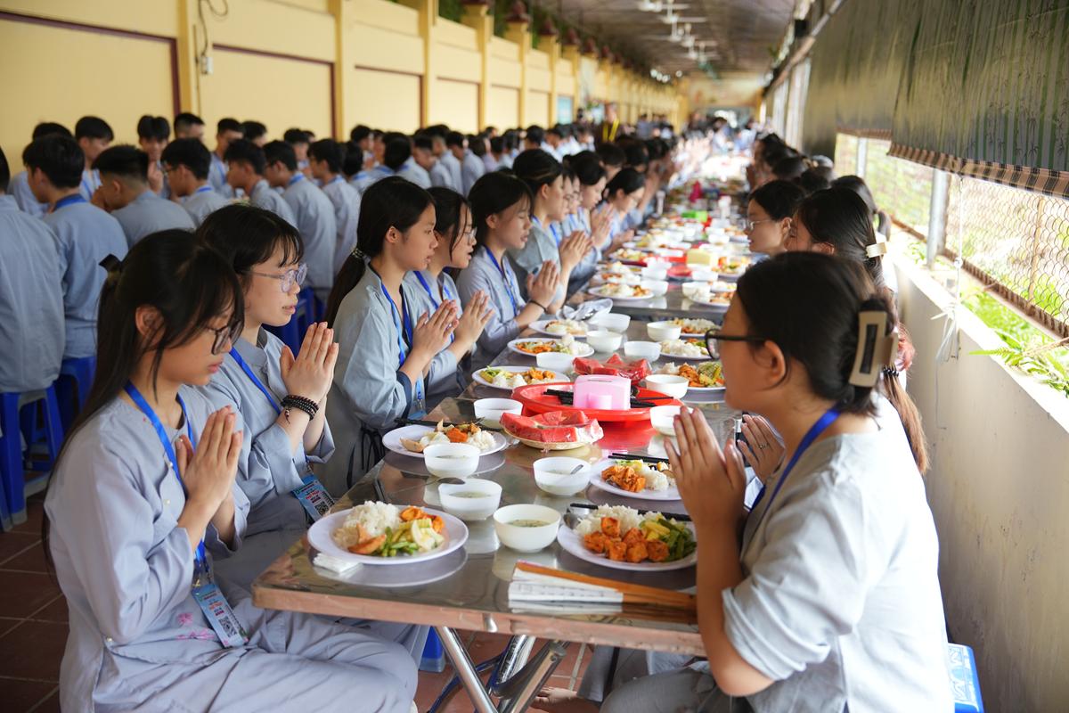 Ngày thứ hai Khóa sinh hoạt Phật pháp mùa hè chùa Bằng: Học lắng nghe để hiểu, quay về để thương插图61