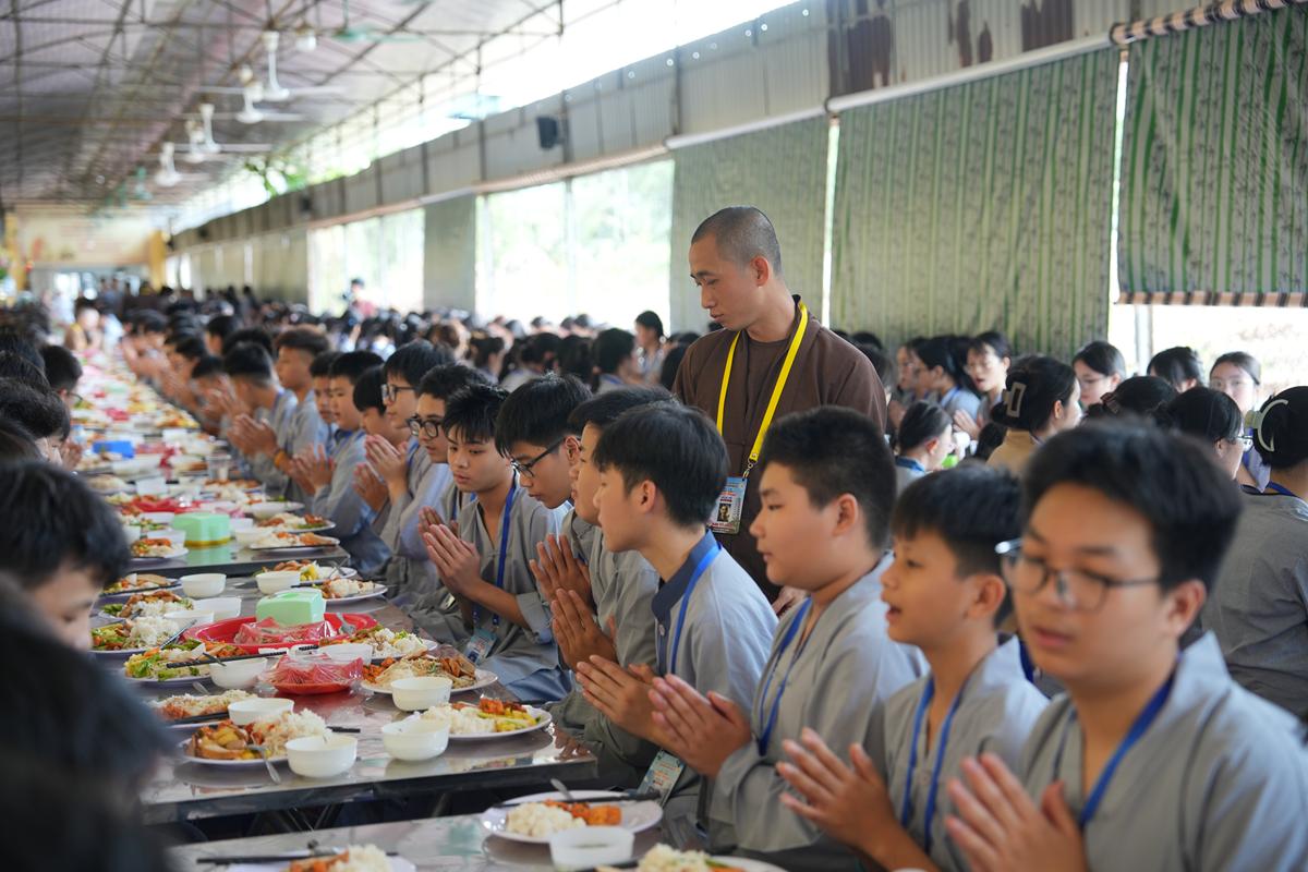 Ngày thứ hai Khóa sinh hoạt Phật pháp mùa hè chùa Bằng: Học lắng nghe để hiểu, quay về để thương插图62