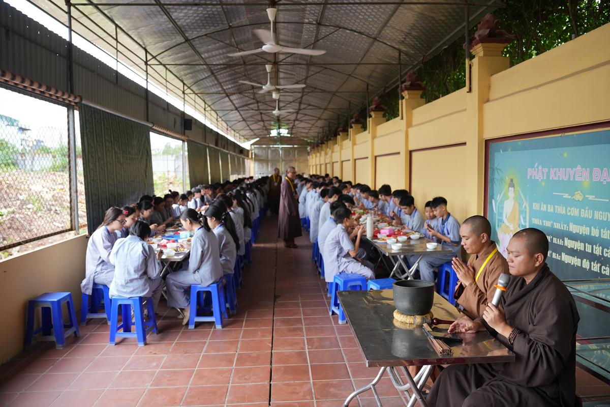 Ngày thứ hai Khóa sinh hoạt Phật pháp mùa hè chùa Bằng: Học lắng nghe để hiểu, quay về để thương插图64