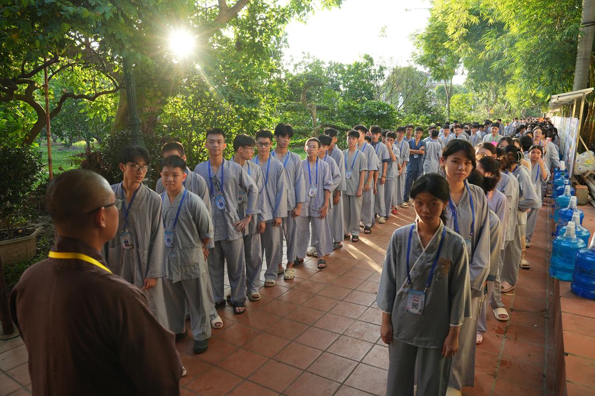 Ngày thứ hai Khóa sinh hoạt Phật pháp mùa hè chùa Bằng: Học lắng nghe để hiểu, quay về để thương插图98