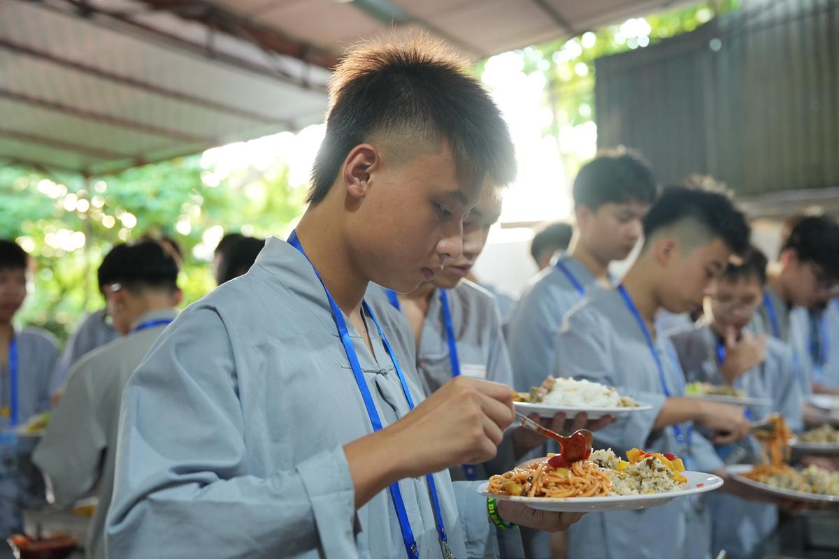 Ngày thứ hai Khóa sinh hoạt Phật pháp mùa hè chùa Bằng: Học lắng nghe để hiểu, quay về để thương插图100